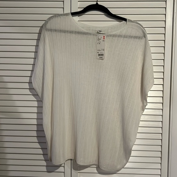 Uniqlo Tops - NWT Uniqlo White Lacy Short Sleeve Sweater